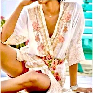 Johnny Was NWT Helena Embroidered Kimono Cool White Cupra M